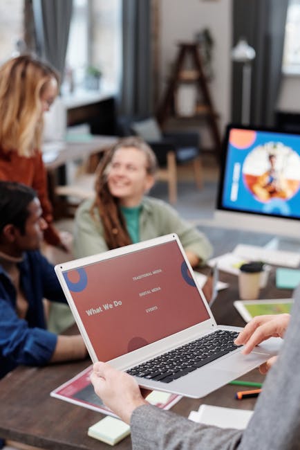 Pantalla con gráficos de actividad y cursores sobre una interfaz de análisis de comportamiento